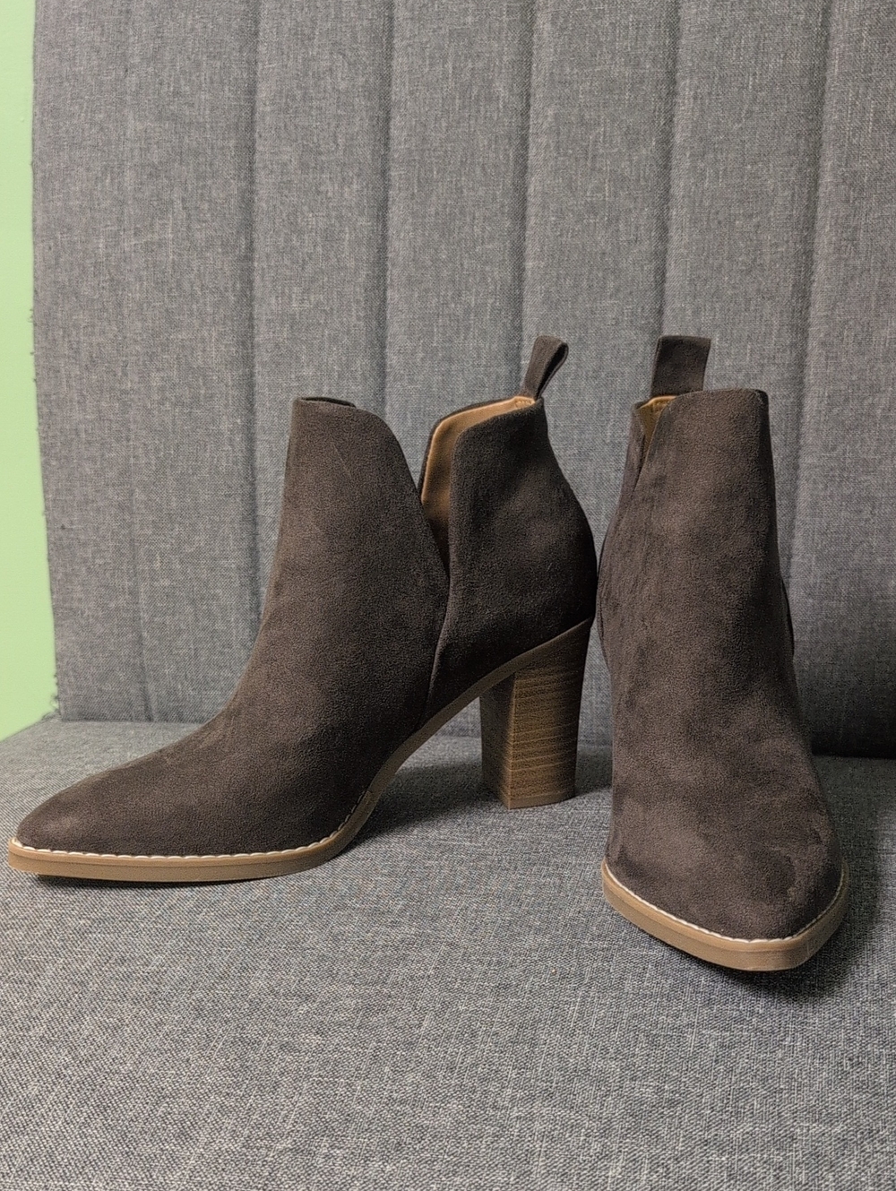Universal Thread Dark Brown Suede Block Heel Ankle Booties
